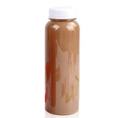 Finns genomskinliga plastflaskor med juice i olika färger?